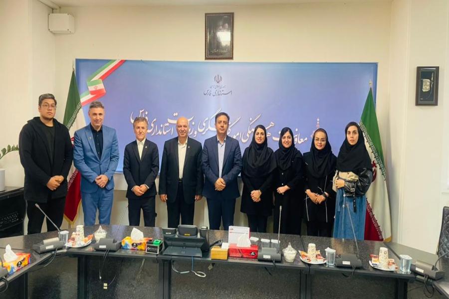 نشست هماهنگی موسسه آپادانا با دکتر مهدی پارسایی سرپرست معاونت گردشگری استانداری فارس