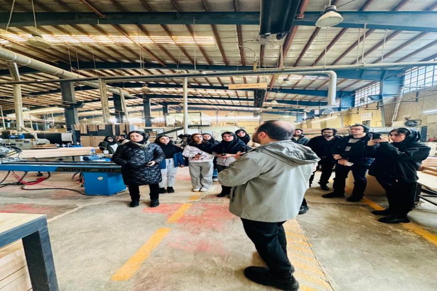 بازدید گروه معماری از کارخانه تولید مبلمان رُست